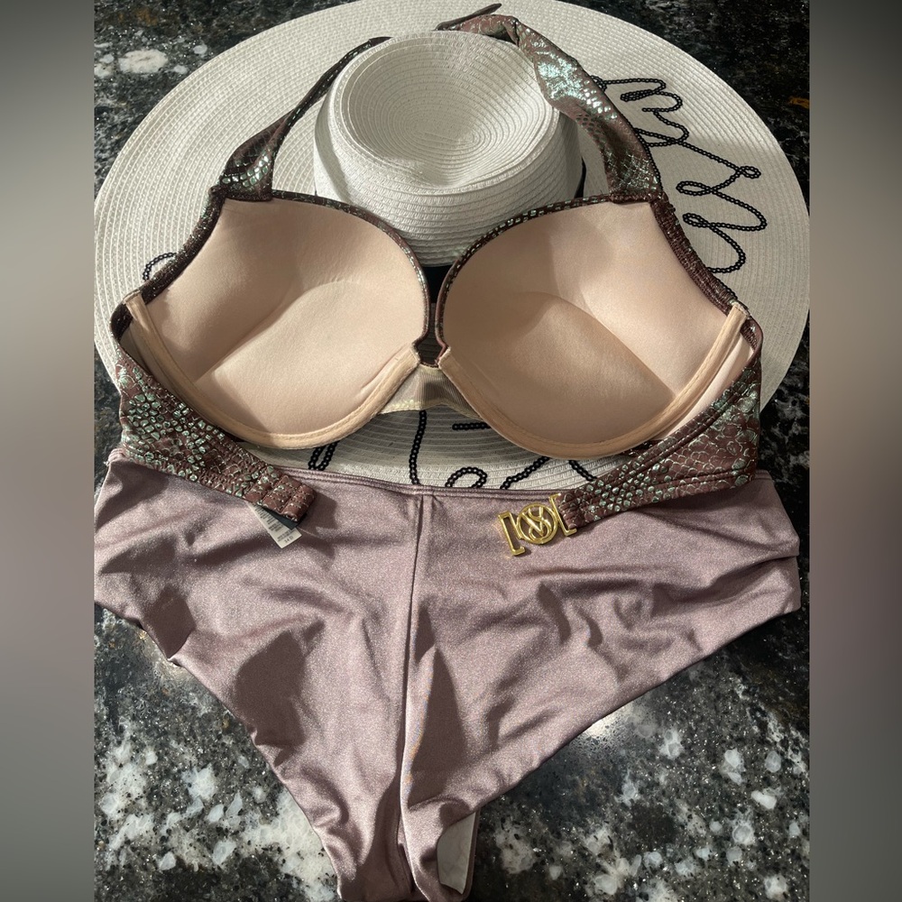 VS mermaid 🧜‍♀️ bombshell set 34D Top and M hoop nude bottoms - Picture 13 of 15